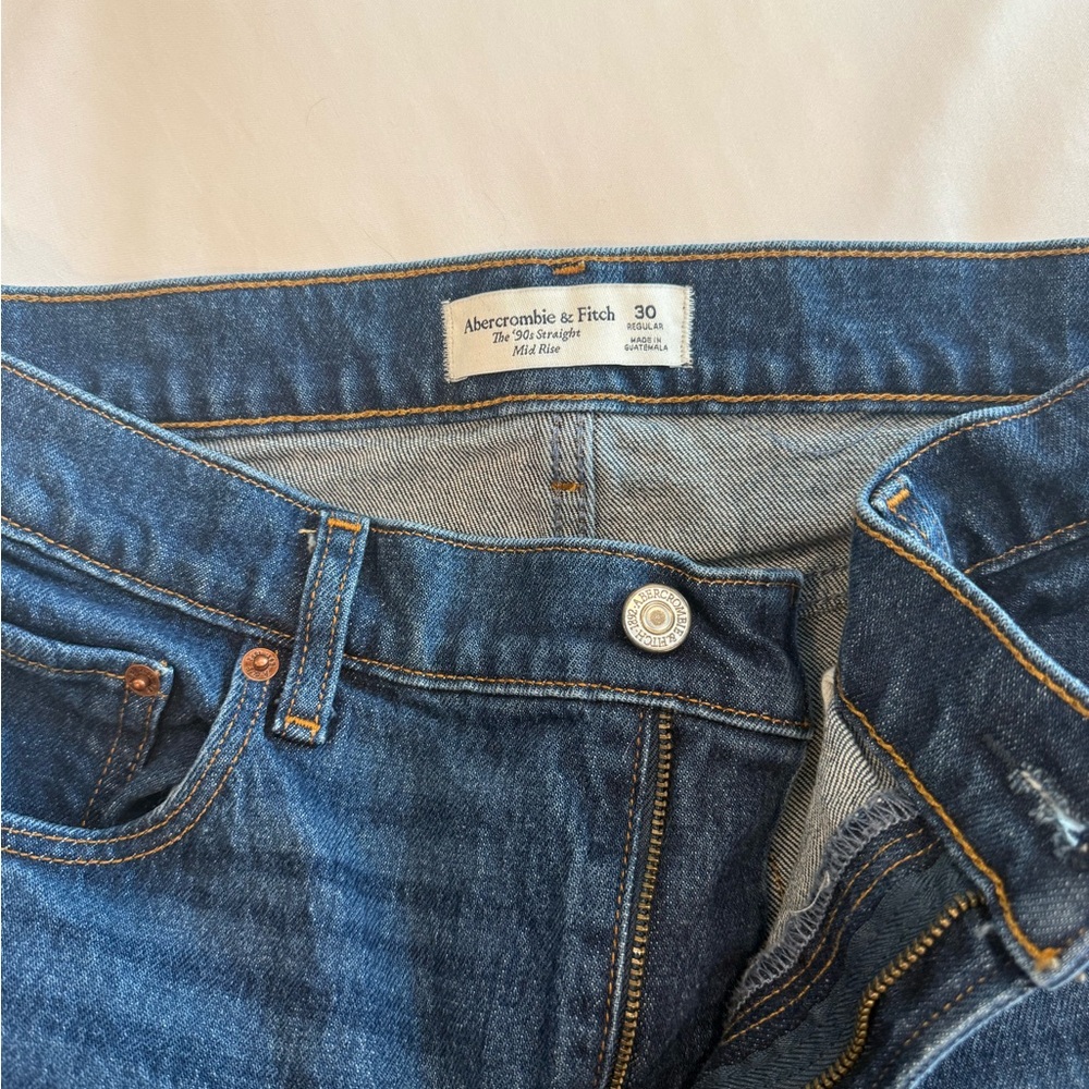 Abercrombie & Fitch Women's Classic Straight Leg Denim